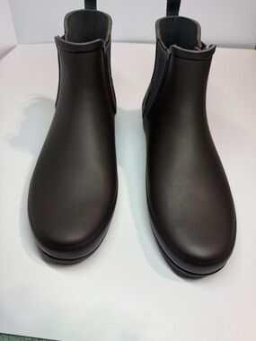 Hunter women’s refined chelsea rain boots waterproof pull on ankle